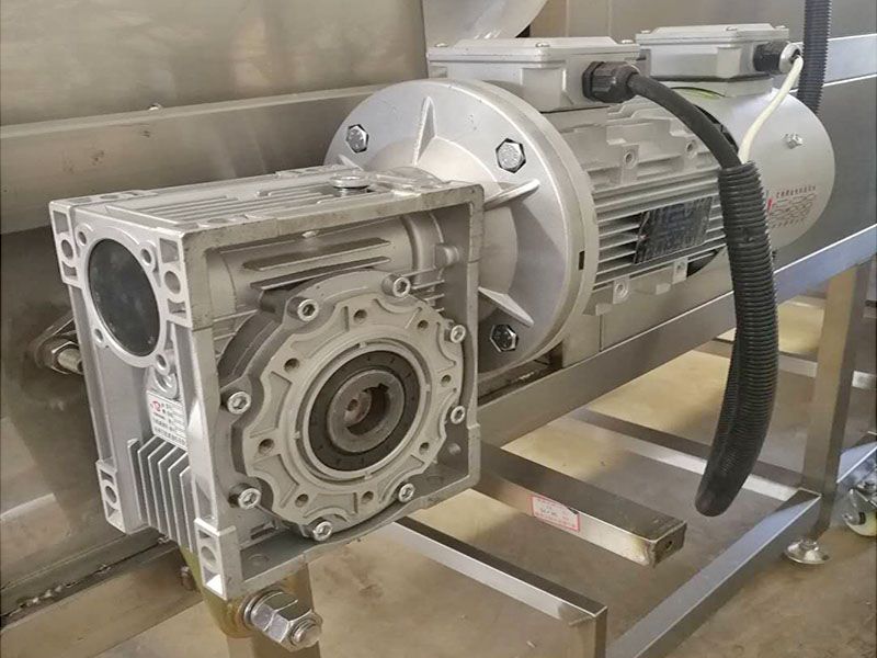 全自動洗筐機(jī)變頻調(diào)速電機(jī)