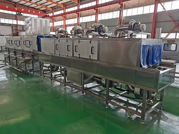 隧道式醫(yī)療廢物箱清洗消毒烘干機(jī)